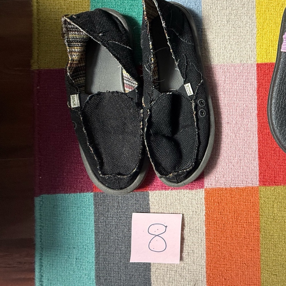 Sanuk Black Slippers Comfortable Casual Footwear